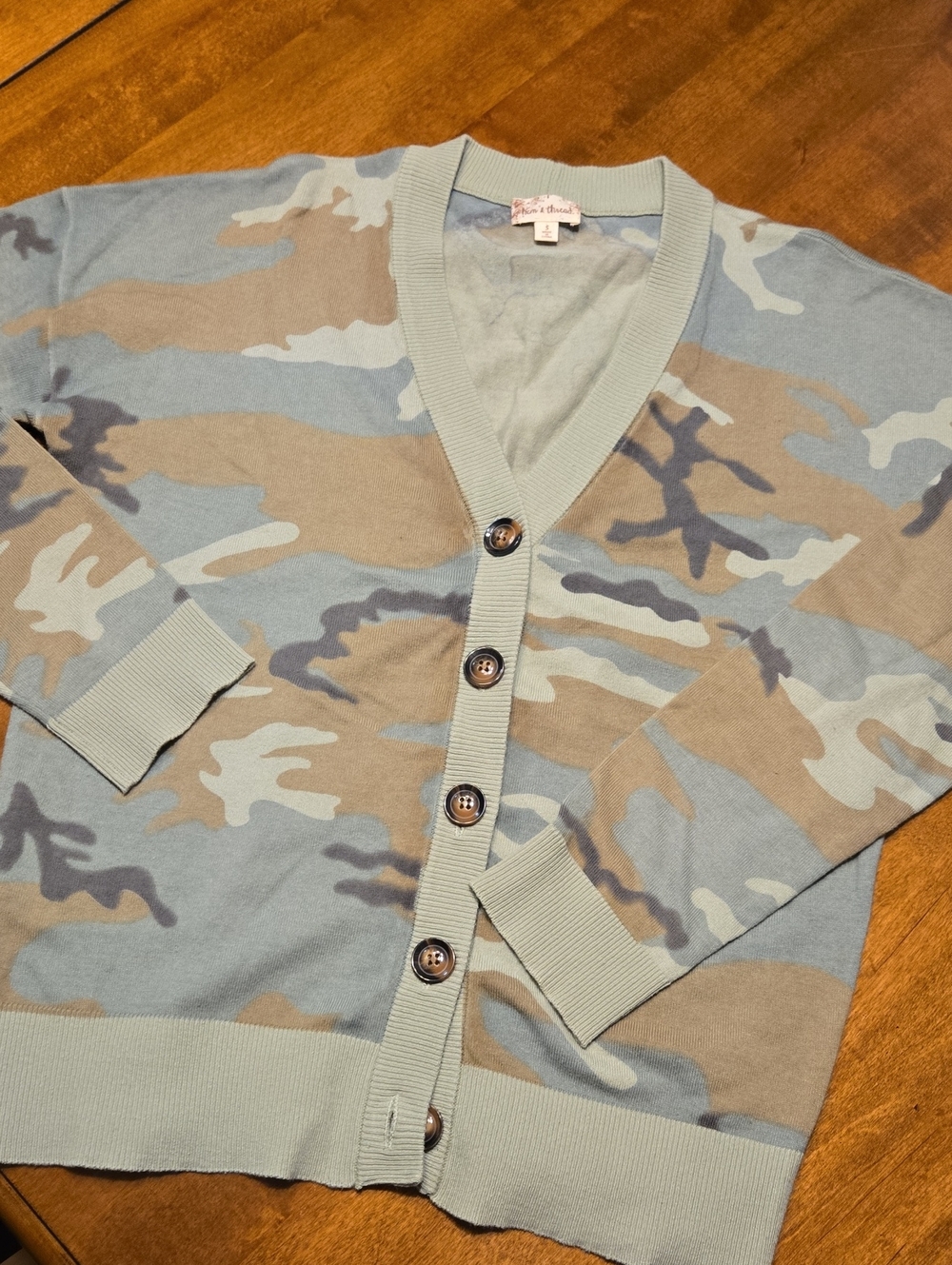Camouflage V-Neck Cardigan in Light Green and Taupe